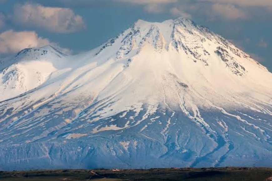 Büyük ve Küçük Ağrı Dağları’nın Sınırları Aşan Güzelliği