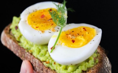 Kırmızı Lekeli Yumurta: Tehlikeli mi, Zararsız mı?