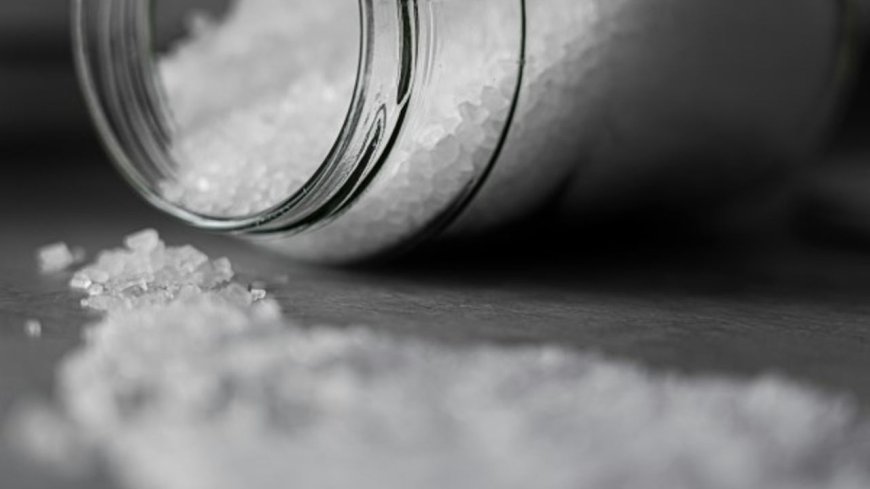 Güne Ilık Tuzlu Su İçerek Başlamanın 10 Şaşırtıcı Faydası!