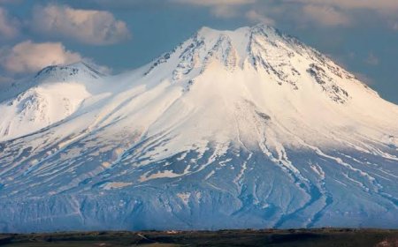 Büyük ve Küçük Ağrı Dağları'nın Sınırları Aşan Güzelliği